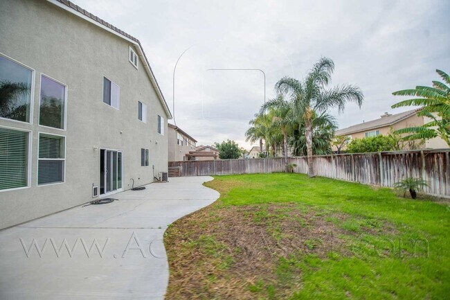 Building Photo - Stunning 4 Bed/2.5 Bath Home In Corona With Great Curb Appeal!