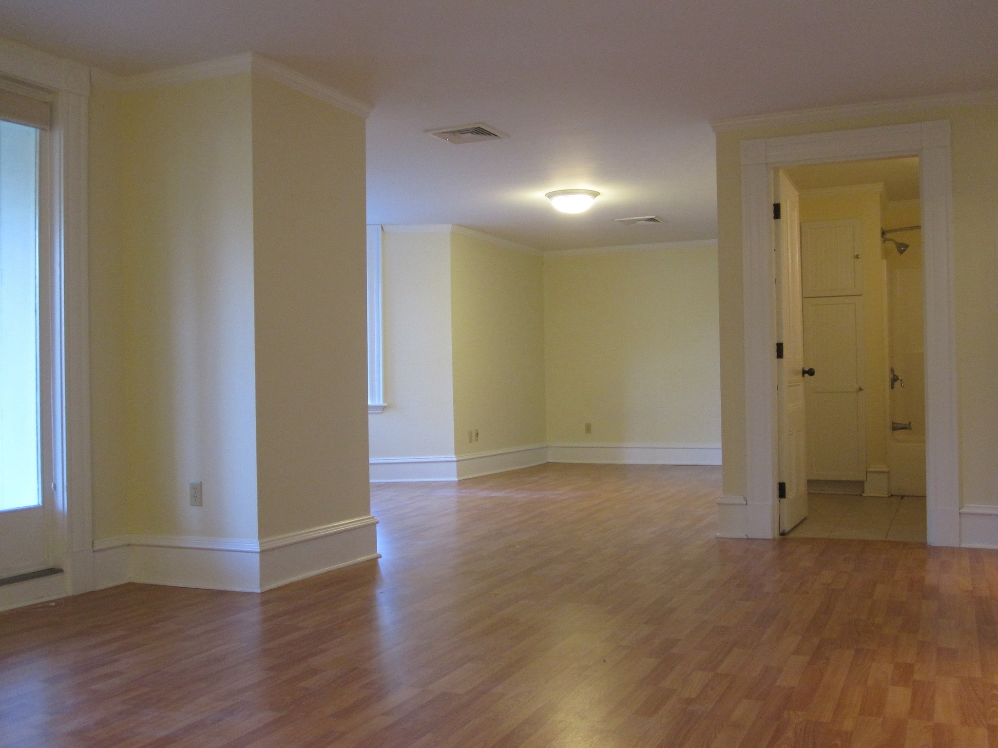 Building Photo - 326 College St