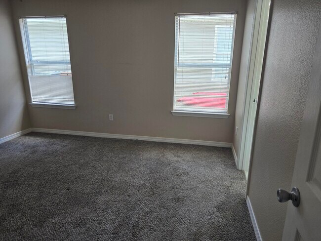 Building Photo - 7720 Lola Cir