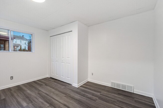 Building Photo - 1809 Lowrie St