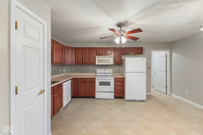 Building Photo - 5918 Remrod Dr