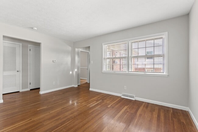 Building Photo - 2125 Talisman Rd