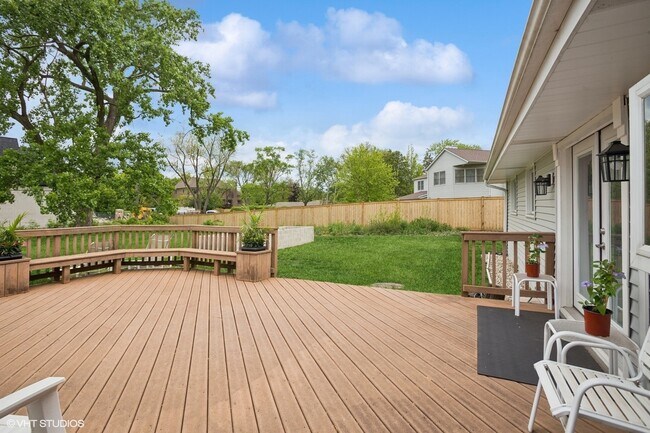 Building Photo - 2050 Beechnut Rd