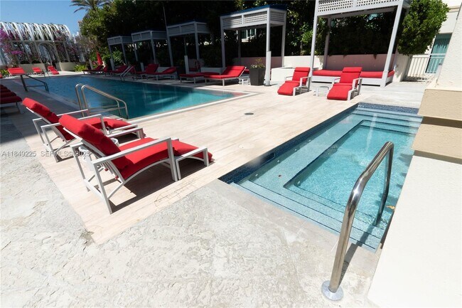 Building Photo - 150 Sunny Isles Blvd