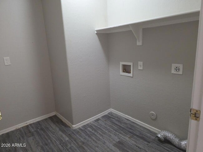 Building Photo - 3334 E Woodside Way