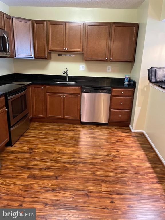 Building Photo - 8340 Greensboro Dr