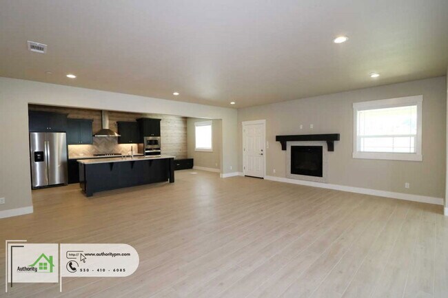 Building Photo - 6677 Bandito Dr