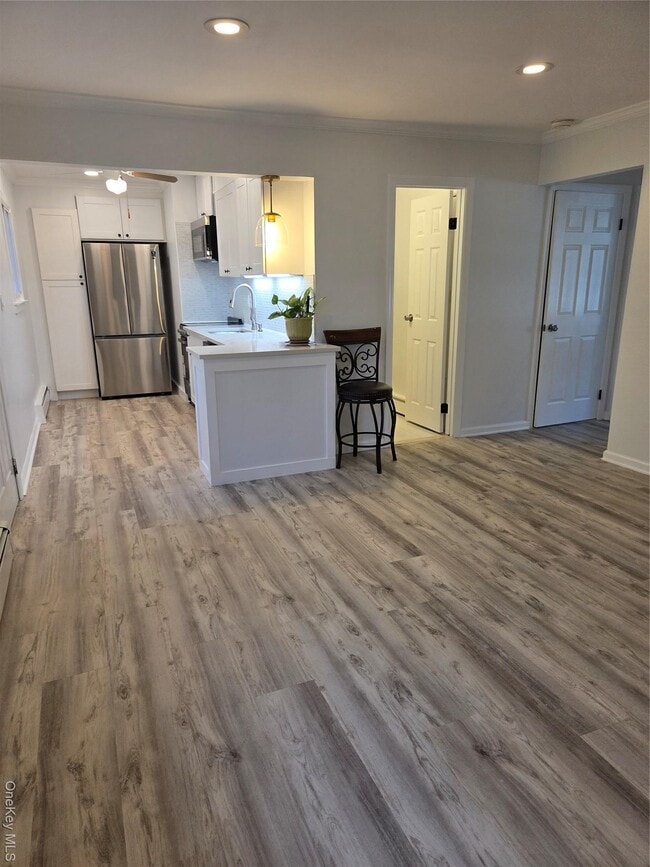 Building Photo - 127 E 12th St