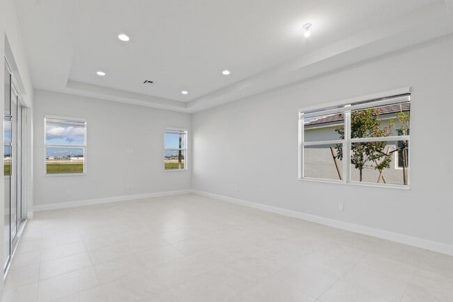 Building Photo - 5579 Liberty Ln