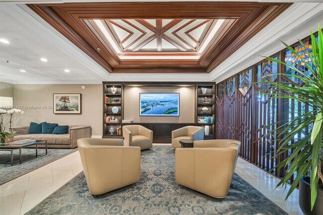 Building Photo - 2901 S Bayshore Dr