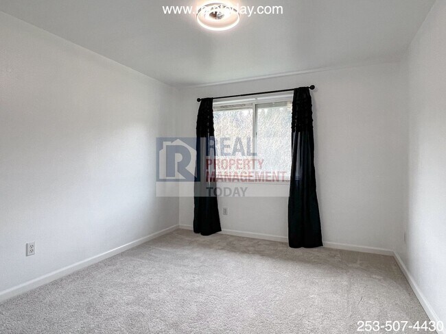 Building Photo - Yang - 334/336 (Olympic Group)