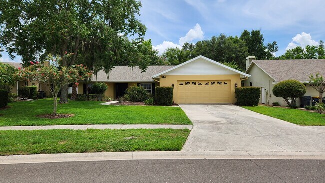 Building Photo - 326 Echo Pines Way