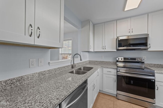 Building Photo - 225 Woodson Dr