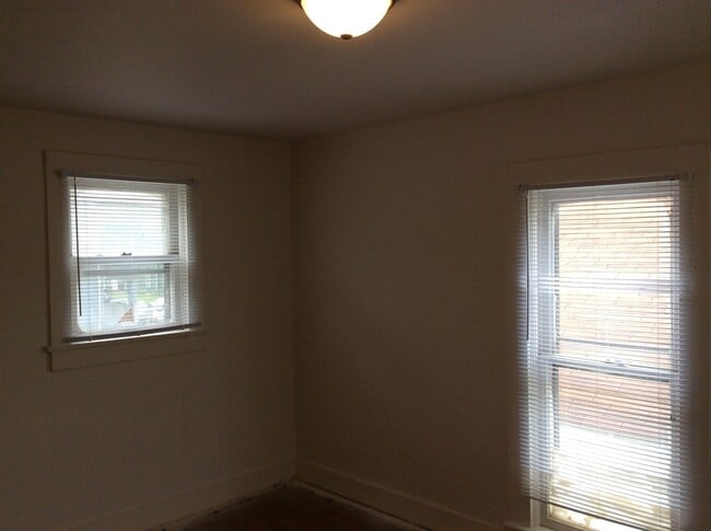 Primary Photo - 227 W Williams St