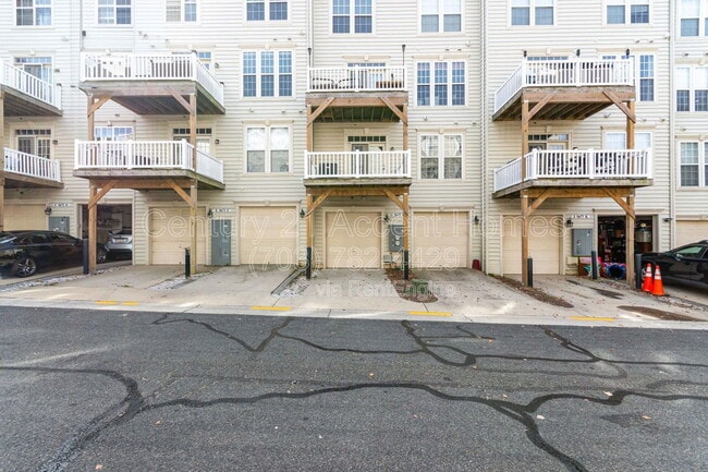 Building Photo - 5675 Harrington Falls Ln