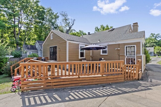 Building Photo - 3132 Carnes Ave