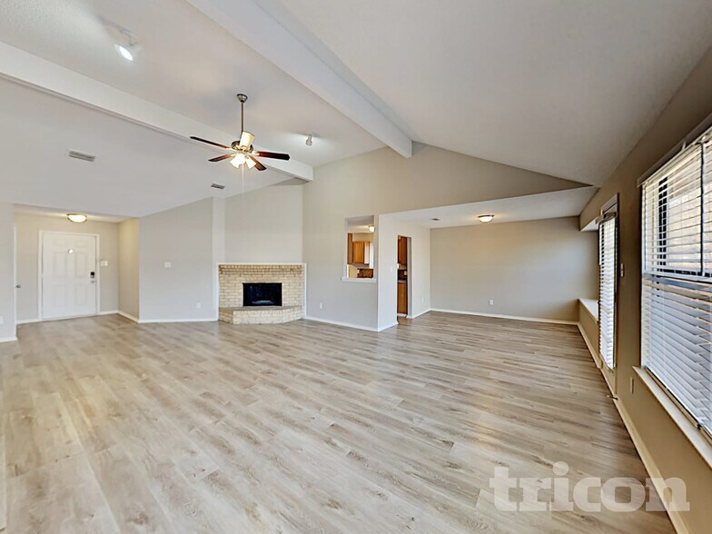 Building Photo - 918 Elliott Dr