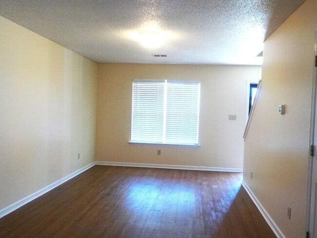 Building Photo - BEAUTIFUL HOUSE COMING AVAILABLE