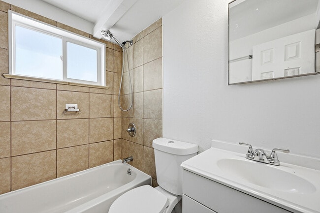 Building Photo - 4330 W 72nd Ave