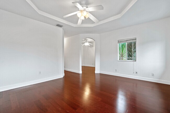 Building Photo - 1030 Murano Bay Dr