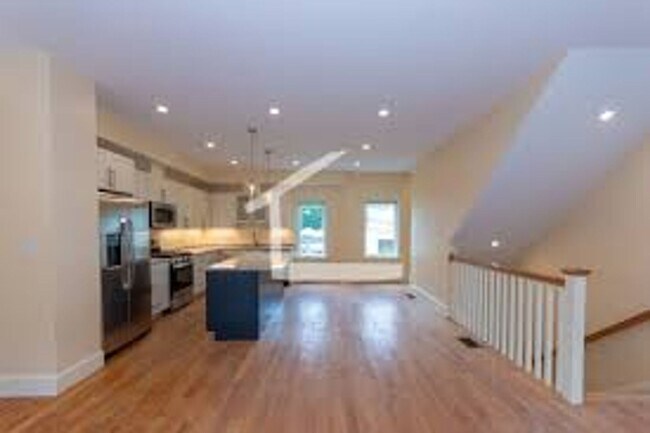 Building Photo - 118 Tremont St