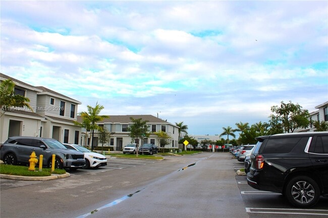 Building Photo - 470 NE 12th St