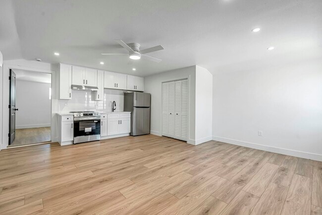 Building Photo - 406 Sierra Ave