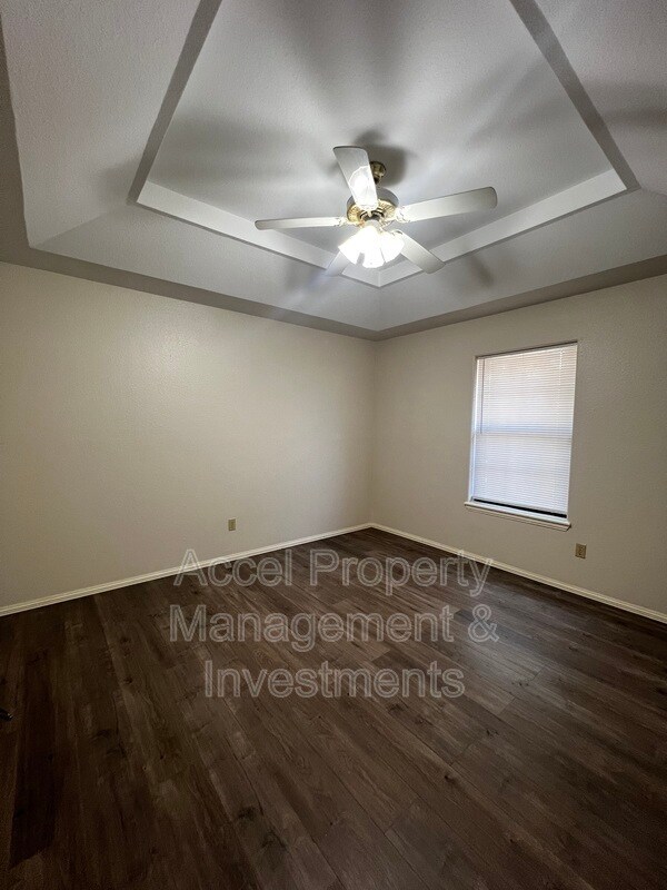 Building Photo - 1703 Sunrise