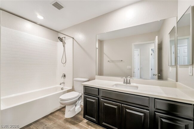 Building Photo - 900 Lotus Falls St