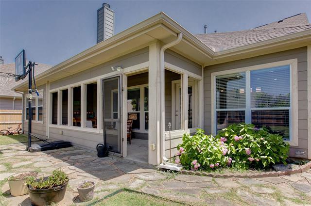 Building Photo - 9720 Colonywood Dr