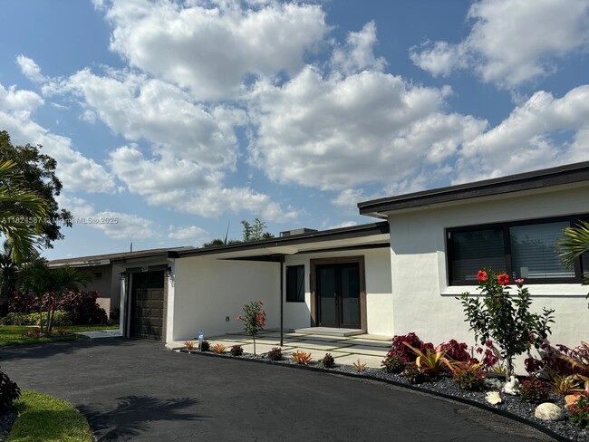 Building Photo - 3609 SW 23rd St