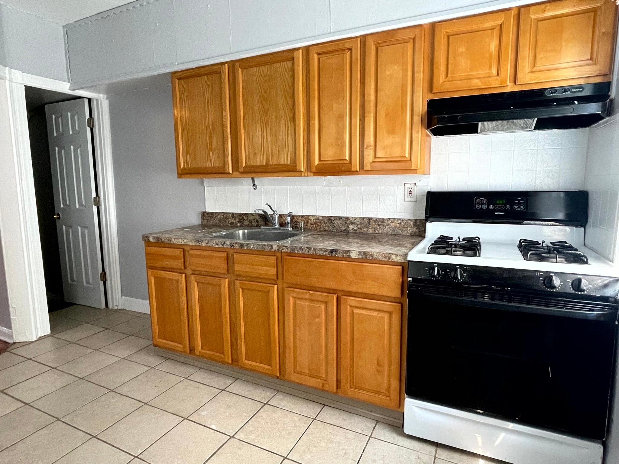 Building Photo - 5753 N Beechwood St