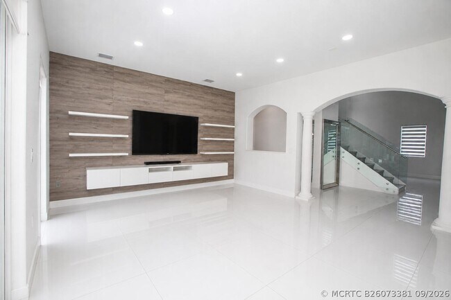 Building Photo - 8833 NW 178th St