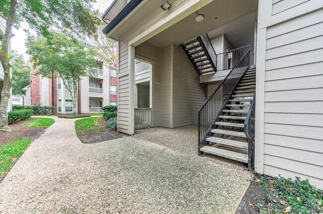 Building Photo - 1330 Old Spanish Trl