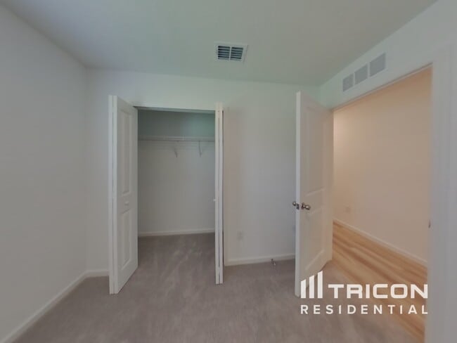 Building Photo - 10734 Lishwood Wy