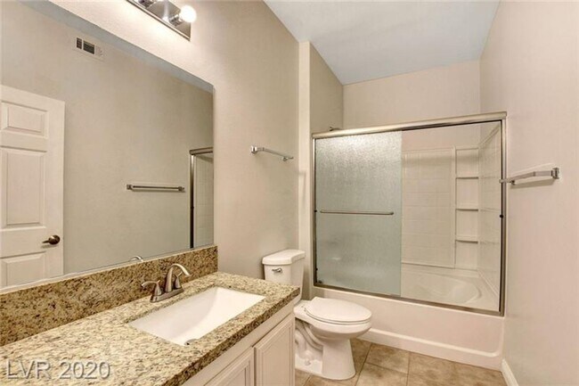 Building Photo - Gorgeous 2bedoom condo ready for immediate move-in!