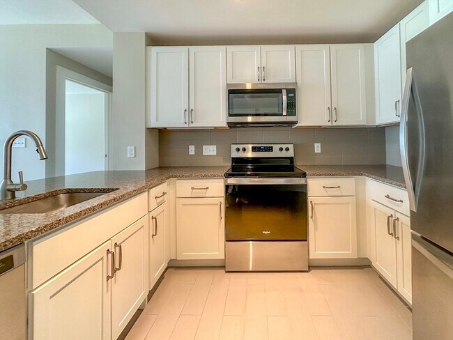 Building Photo - 25 Stonehaven Dr