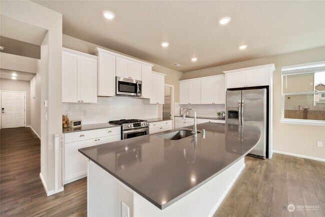 Building Photo - 2808 14th Ave NW