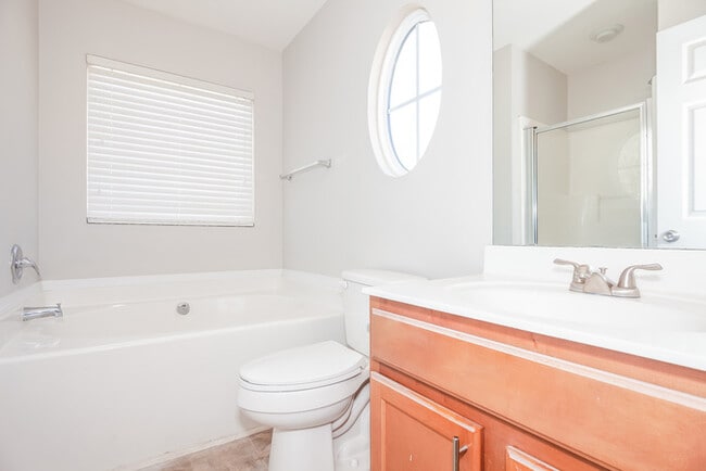 Building Photo - 4014 Fifendrum Ln