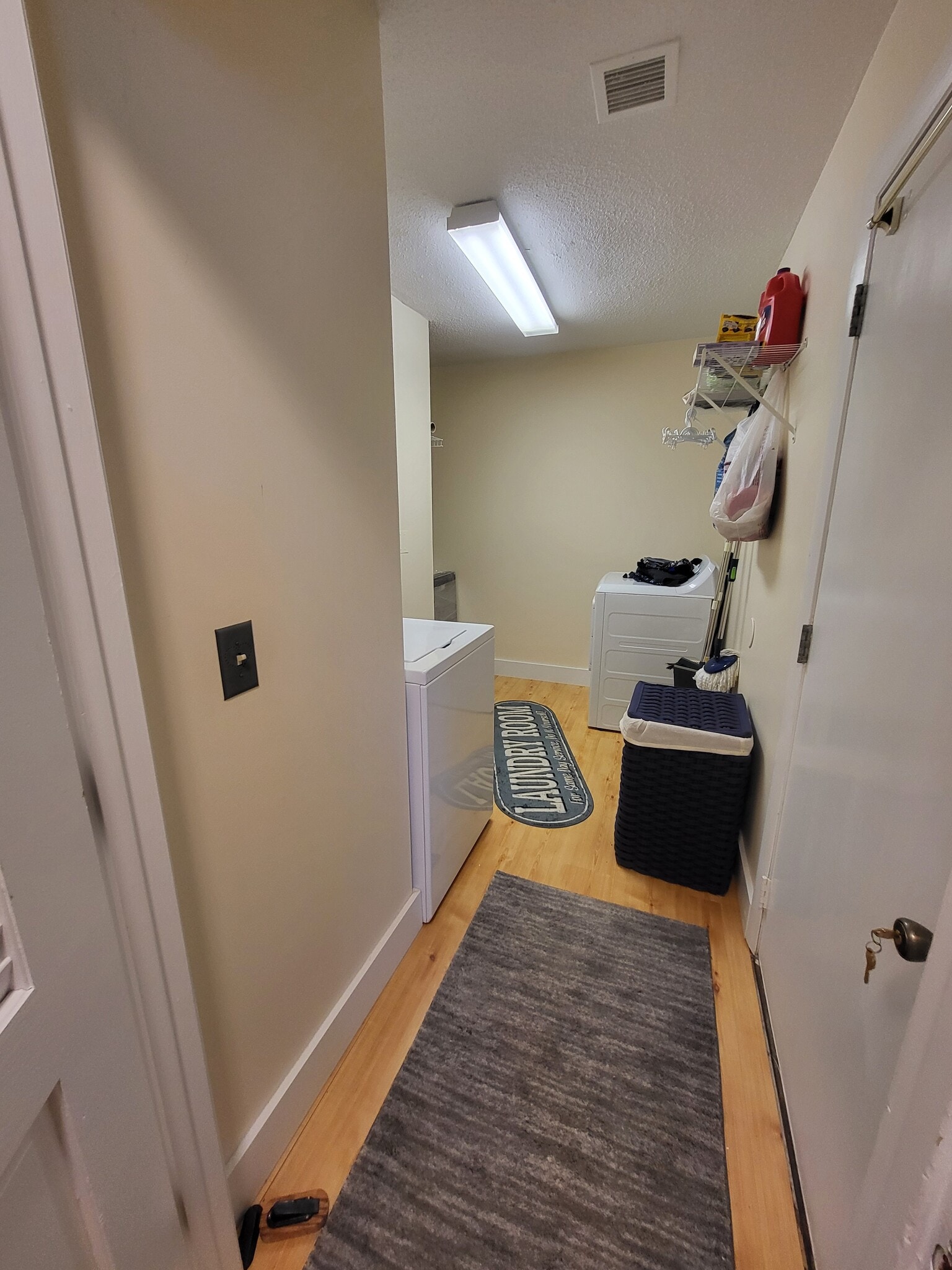 Laundry Room - 18 Beachwood Bay Dr