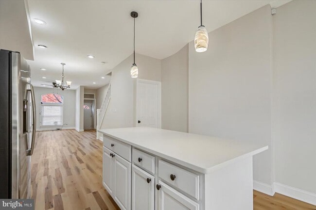 Building Photo - 705 N Milton Ave