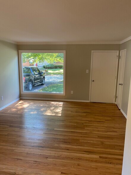 Building Photo - 422 Theodore Dr