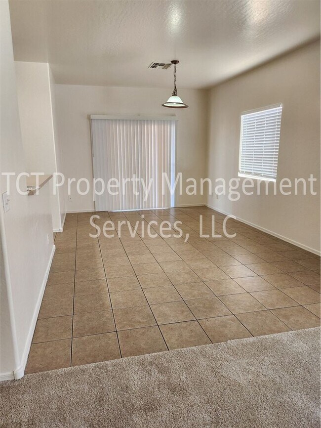 Building Photo - 3 Bedroom/2 Bath Phoenix Home Close to I-10 and 101