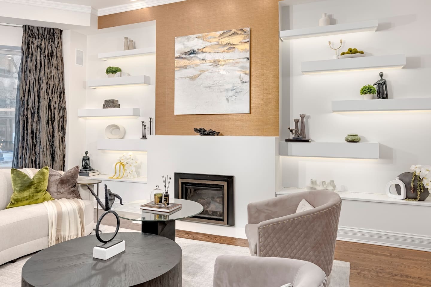 Building Photo - 32 E Bellevue Plz