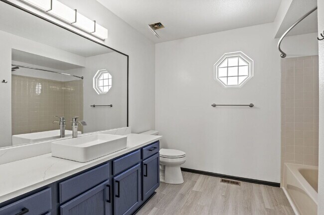 Building Photo - Huge Open-Concept Home in the Vibrant Briargate Neighborhood!