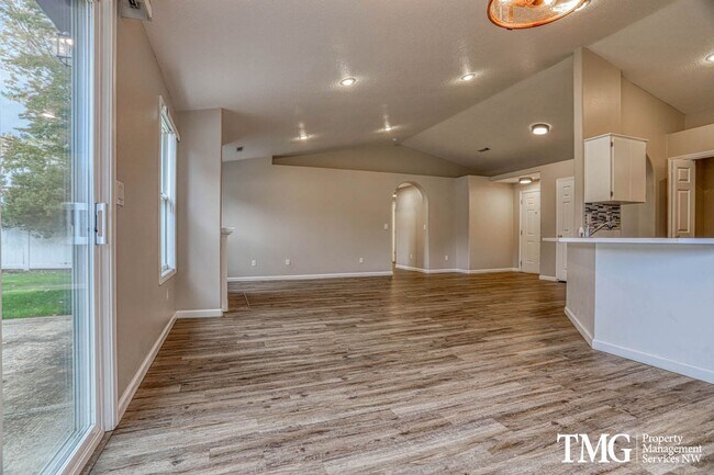 Building Photo - Charming Ranch in Desirable East County with Private Fenced Yard