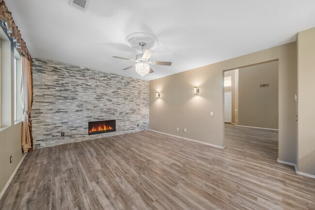 Building Photo - 79910 Camden Dr
