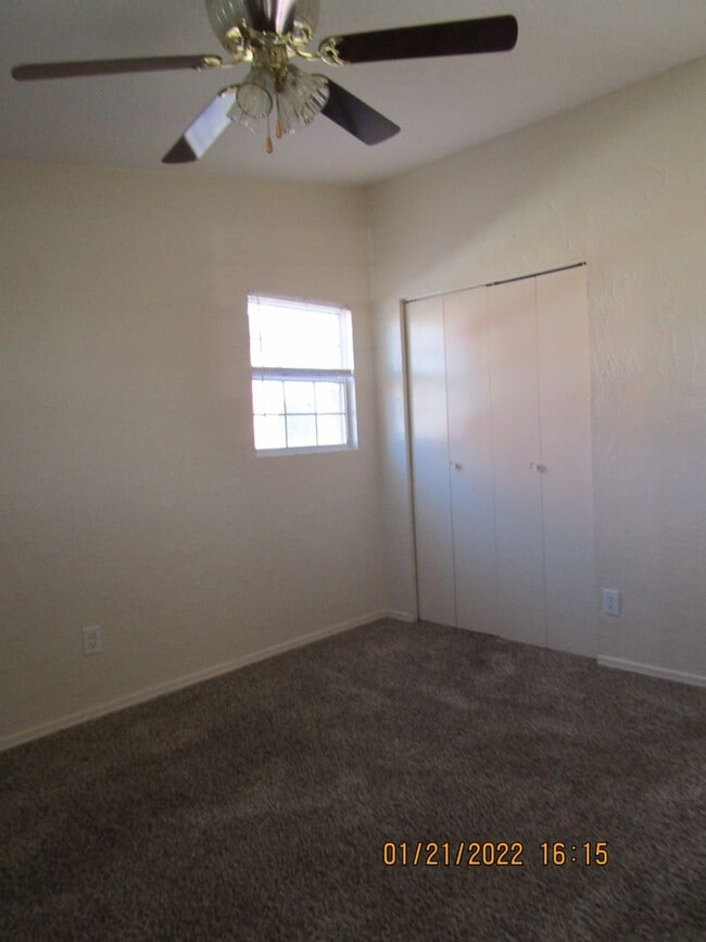 Building Photo - Very nice home located in the Gooch Area! No Pets!