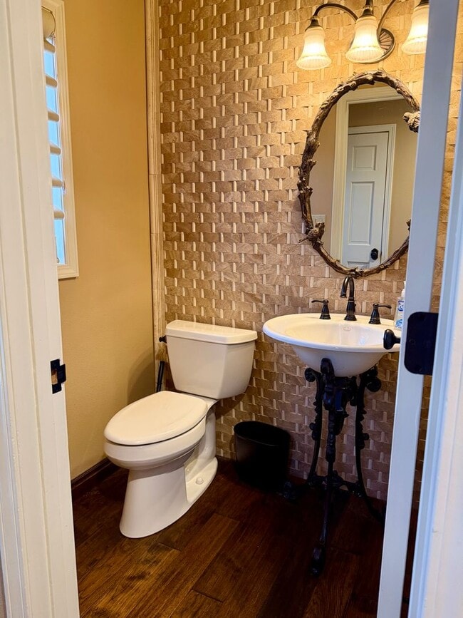 Building Photo - 2 bedroom Golf course Condo