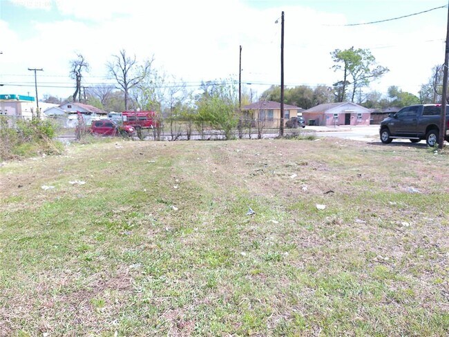 Building Photo - 7949 Lockwood Dr
